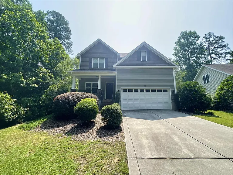 80 Lakeview Dr E — Photo 1