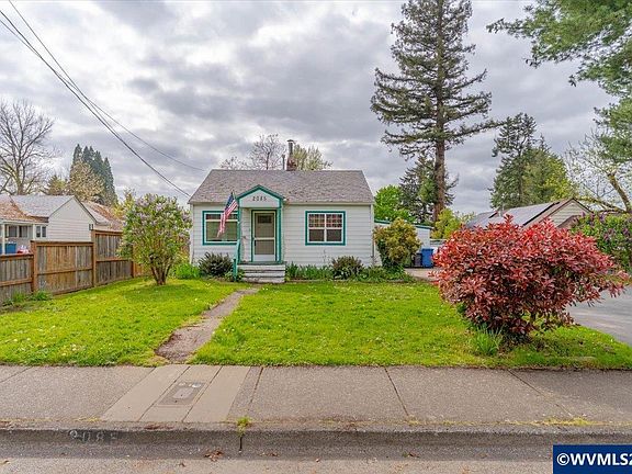2nd image of 2085 Evergreen Ave NE