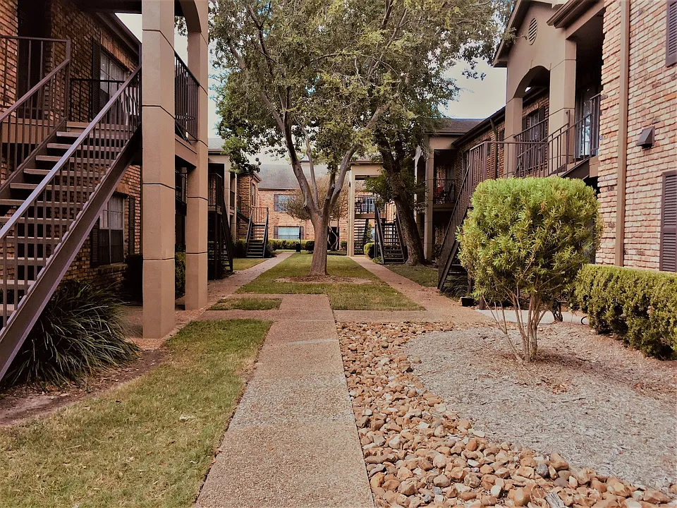 Sendera At Greenway apartments community photo
