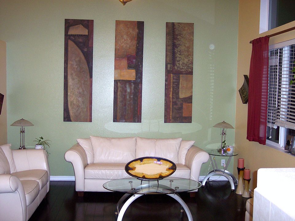 Vaulted Ceiling in Living Room