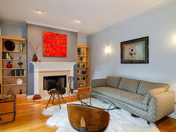 3rd image of 5638 N Wayne Ave #1