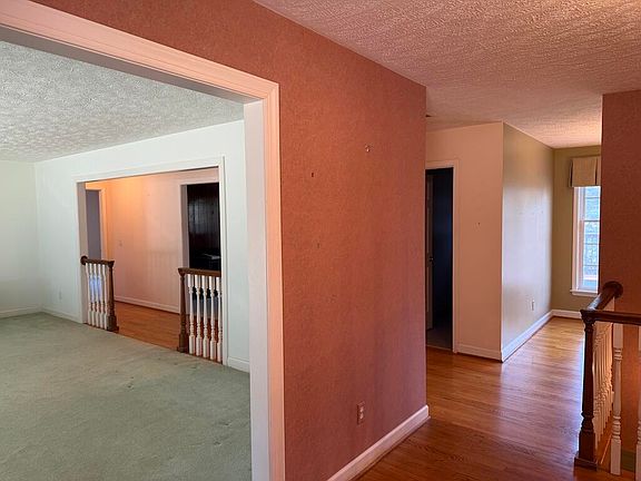 5th image of 494 Soapstone Hill Rd SE