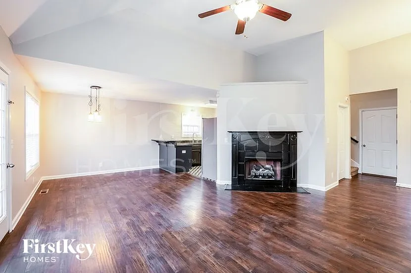 3 bed, 2.0 bath, 1752 sqft, $1,870 — Photo 4