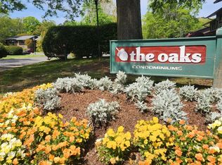 1005 Oak Tree Dr, Chapel Hill, NC 27517