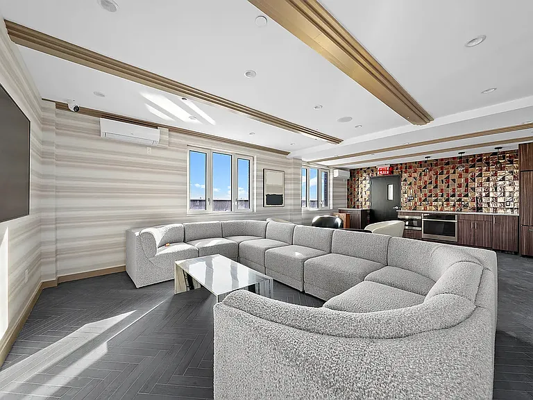 369 Quentin Rd #8C — Photo 3