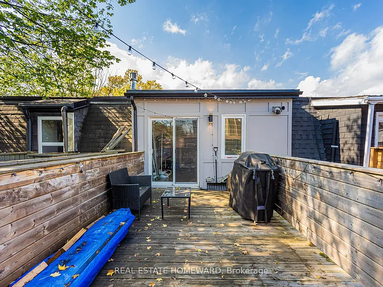 133 Cowan Ave #UPPER — Photo 29