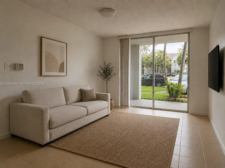 711 SW 111th Way #105 — Photo 1