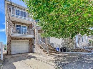 28 Evergreen St, Bayonne, NJ 07002