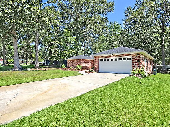 2nd image of 111 Blue Heron Dr