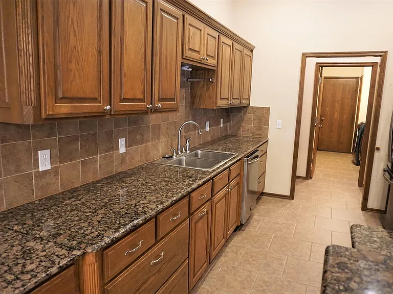 9601 Crooked Creek Ln — Photo 3