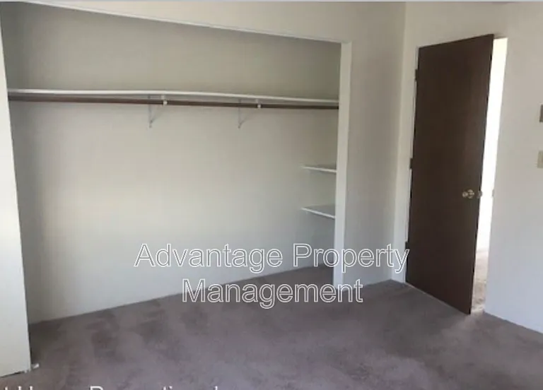 426 SW 2nd St #8 — Photo 2