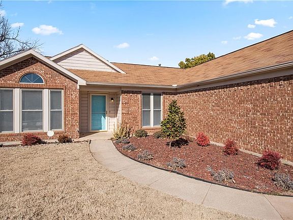 4th image of 10109 Bradford Way