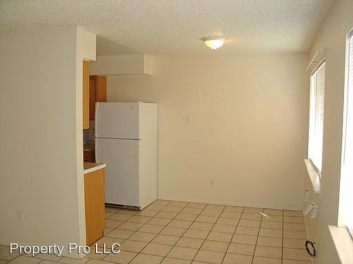 2nd image of 2805 Muriel St NE