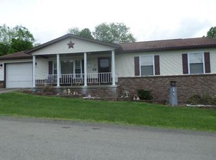 112 Victoria Dr, Waynesburg, PA 15370