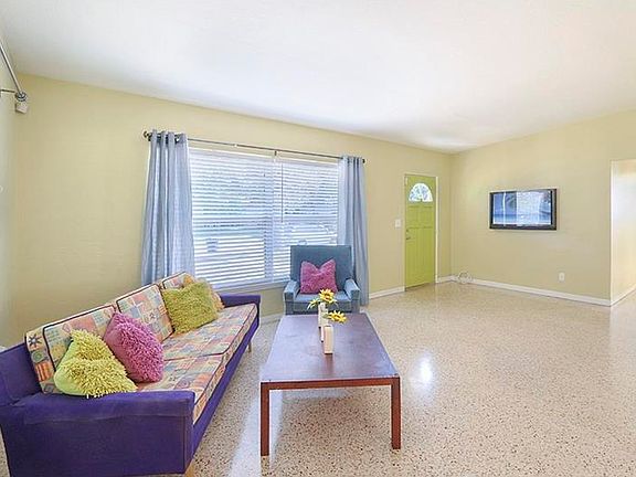 5th image of 370 55th Ave S