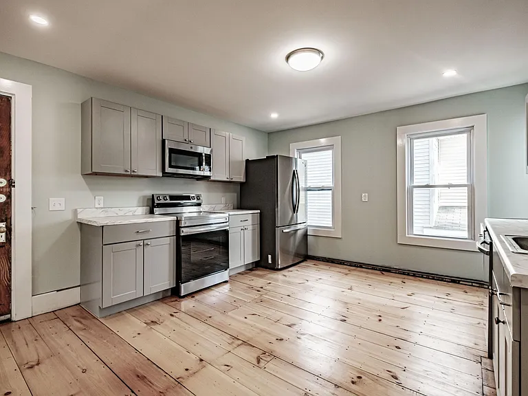 Newly remodeled kitchen
*wall paint color is now medium gray throughout