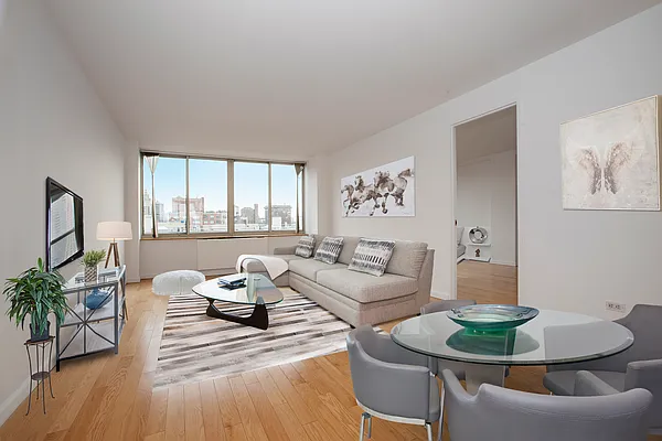 Rented by Akam Sales and Brokerage | media 10