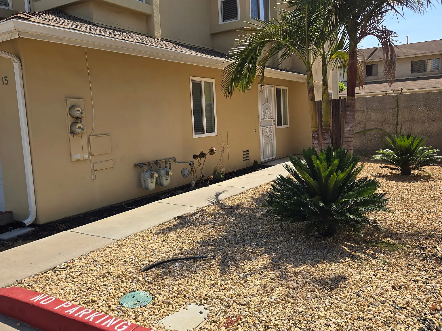 3 bed, 2.5 bath, 1350 sqft, $3,450 — Photo 4