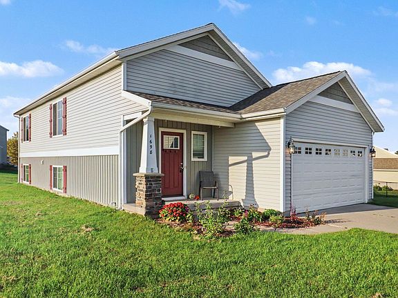2nd image of 1698 Trent Ridge Ct NE