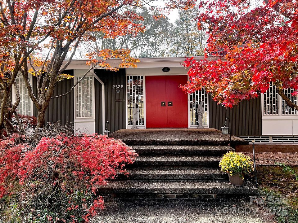 1st image of 2535 Fairfax Dr