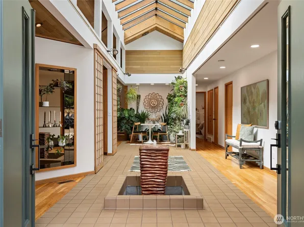 4851 88th Place SE, Mercer Island, WA 98040