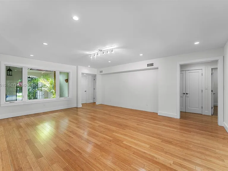 7711 SW 47th Ave — Photo 13