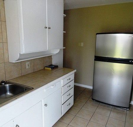 3rd image of 701 Duncan Ave