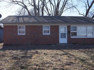 17 Hanover Ln, Cahokia, IL 62206