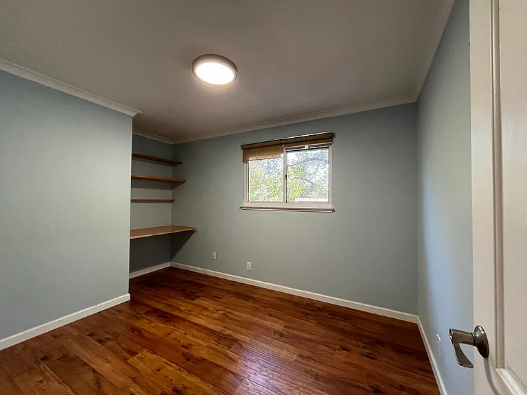 2090 Morrill Ave — Photo 14