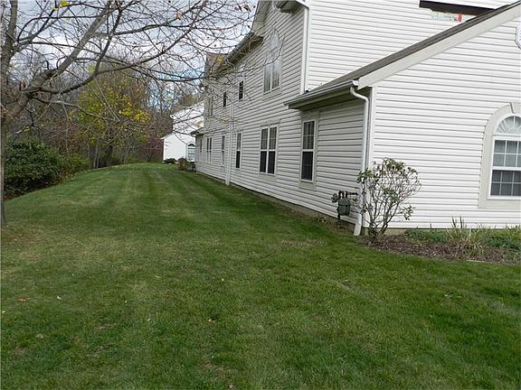 3rd image of 132 Strawberry Ln