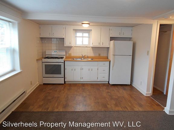 3rd image of 912 21st St #A