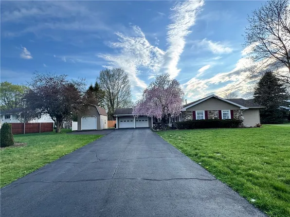 10 Foothill Rd, Elmira, NY 14903