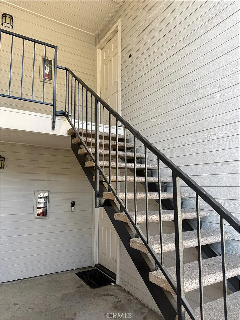 2 bed, 845 sqft, $2,150 — Photo 2