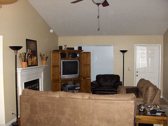 Spacious Living room with vaulted ceiling