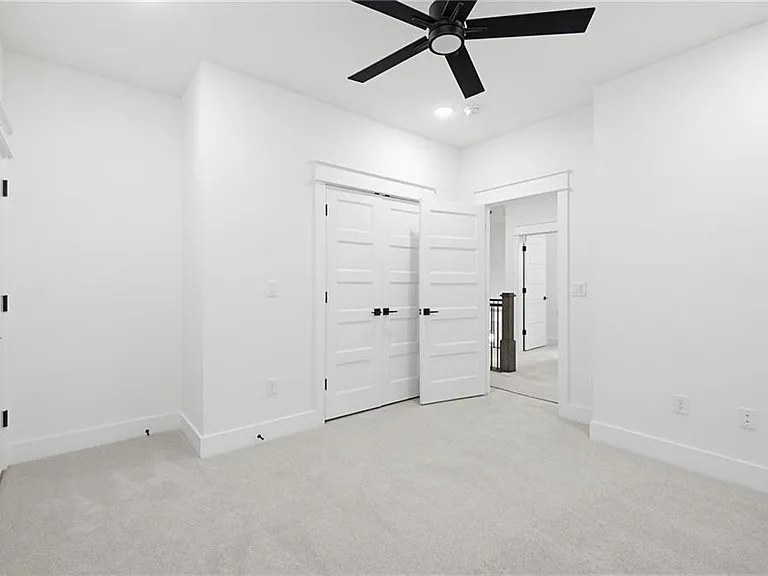 431 Hedge Dr — Photo 23