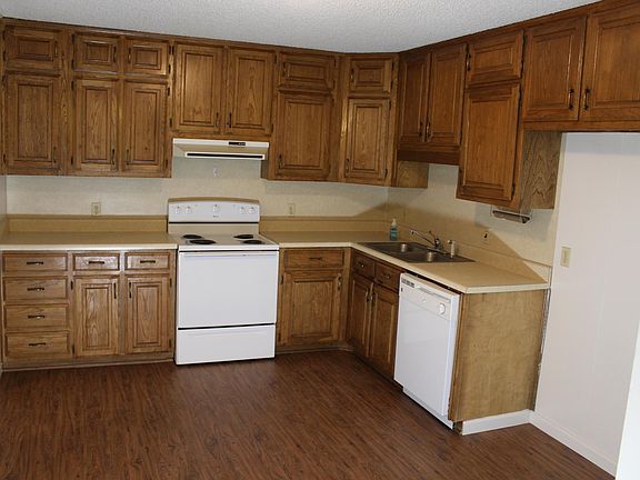 2nd image of 1526 Arbor Ln