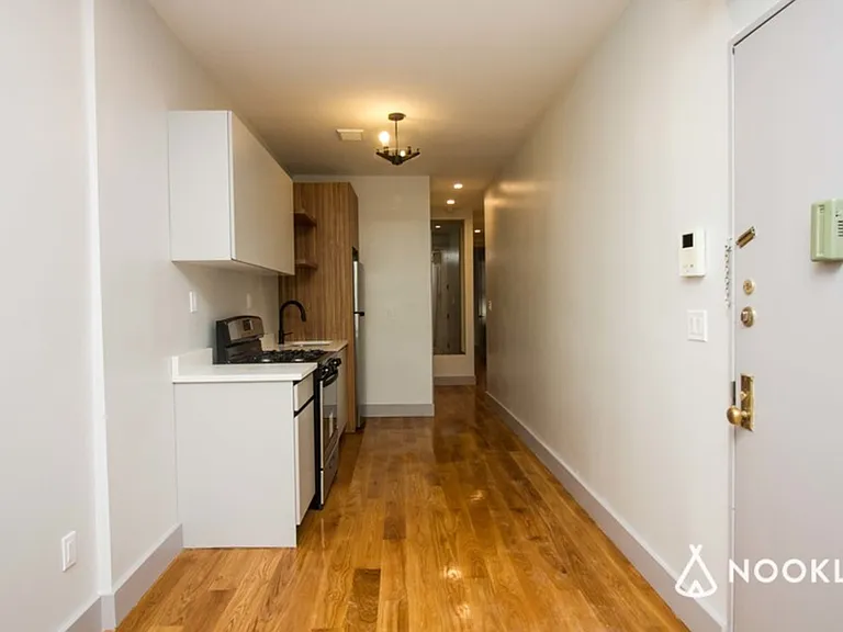 379 S 5th St #4L — Photo 9