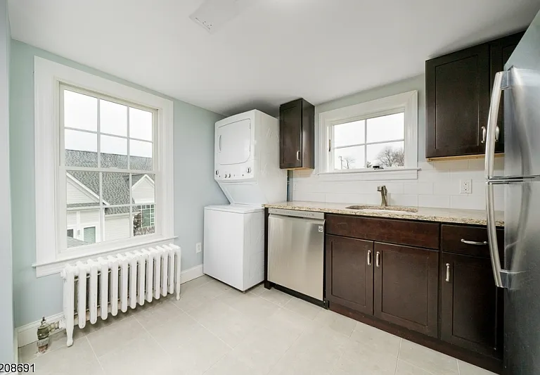 104 Main St — Photo 5