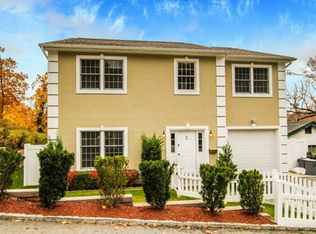 2 Cherokee Rd, Yonkers, NY 10710