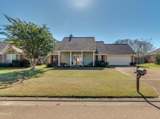 2004 Bayberry Dr, Flowood, MS 39232