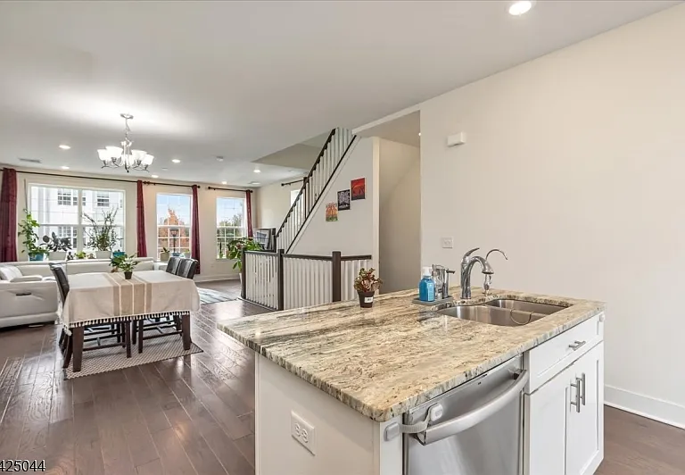 309 Saratoga Ct — Photo 14