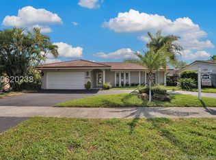 4938 Sarazen Dr, Hollywood, FL 33021