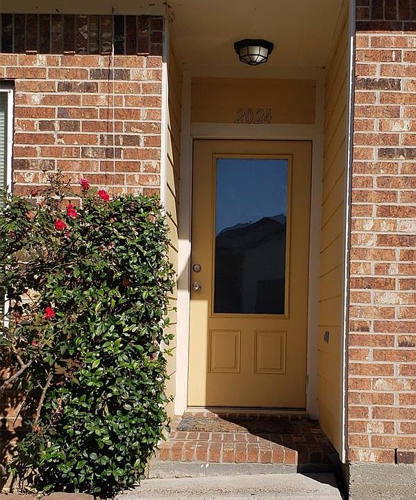 1st image of 2024 Ann Marie Ln