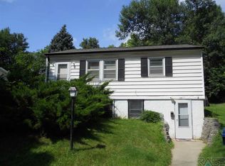 2808 E 17th St, Sioux Falls, SD 57103