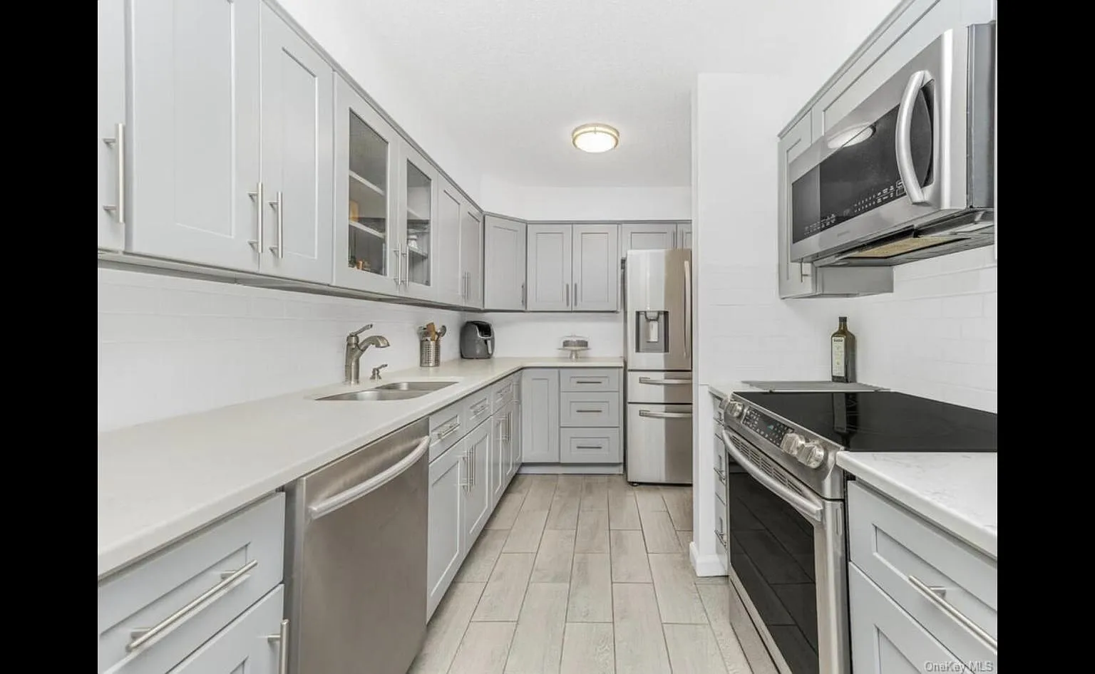 4 bed, 2.5 bath, 1800 sqft, $3,700 — Photo 3