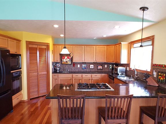2nd image of 6623 N Vincent Ln