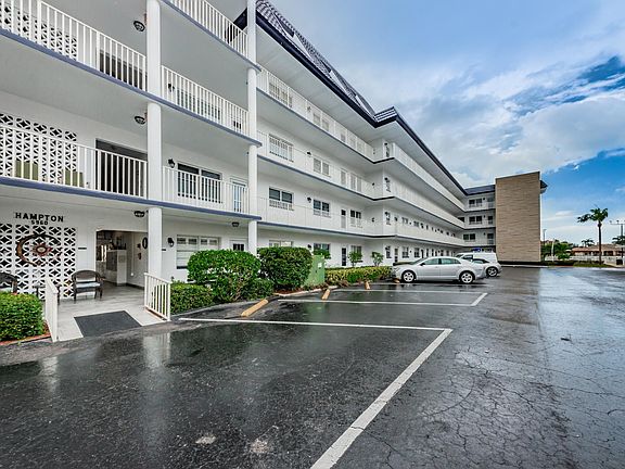 4th image of 5960 30th Ave S APT 303