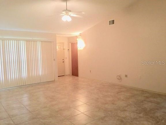 Spacious living room with room for everyone!