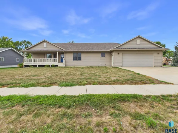501 Grace Ave, Parker, SD 57053