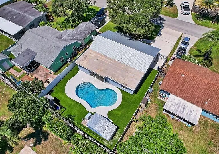 516 E Whitney Dr — Photo 39